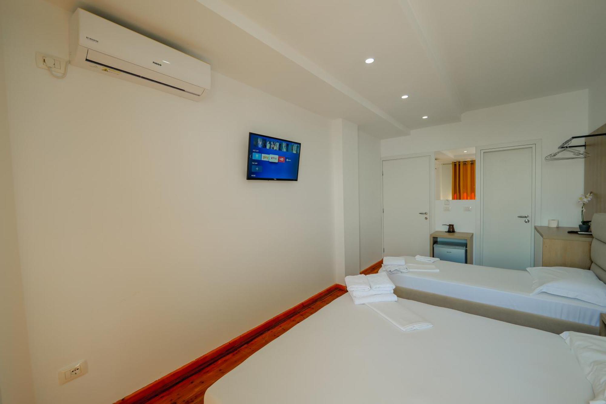 Hotel Summer Sarandë Eksteriør billede