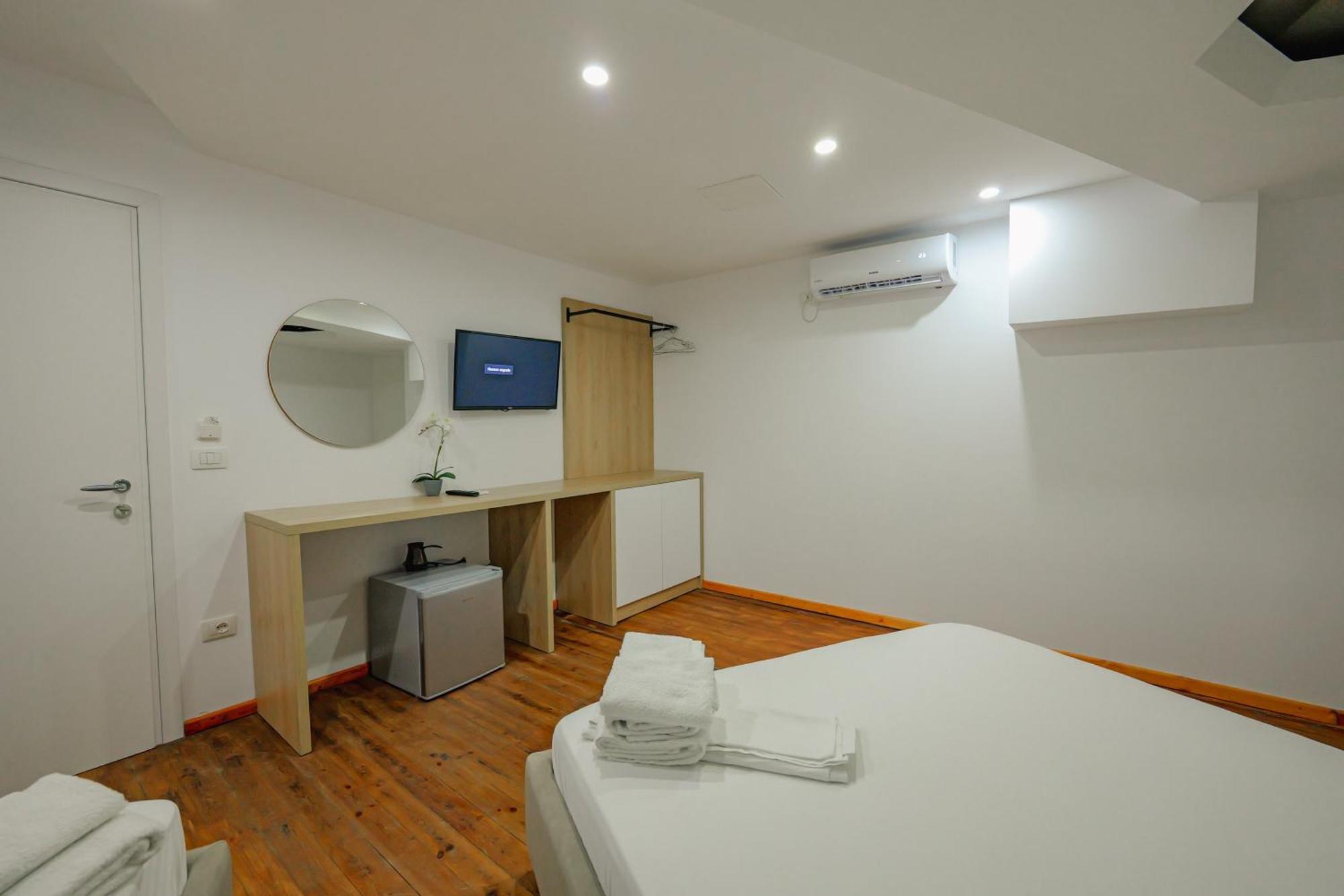 Hotel Summer Sarandë Eksteriør billede