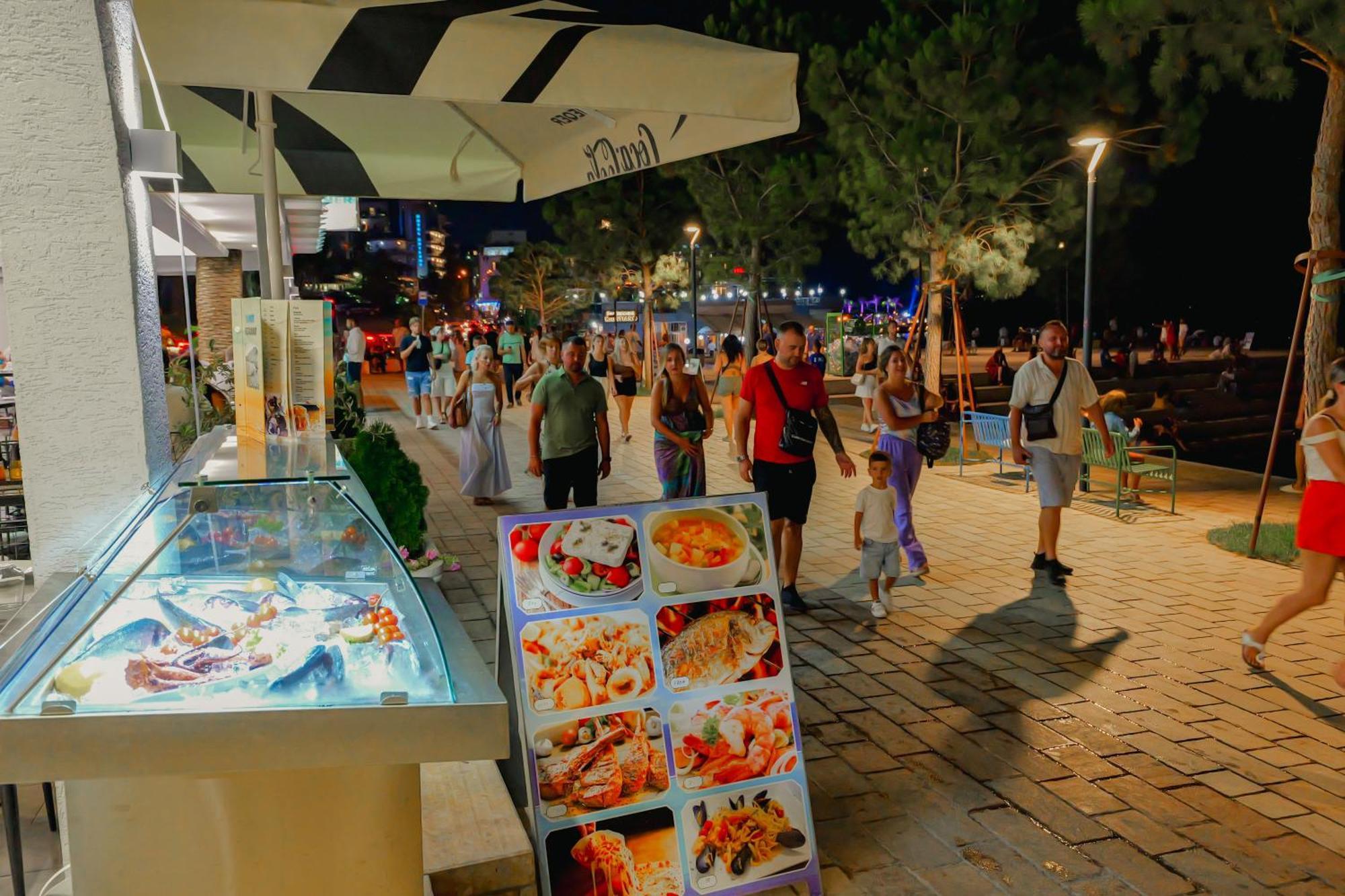 Hotel Summer Sarandë Eksteriør billede