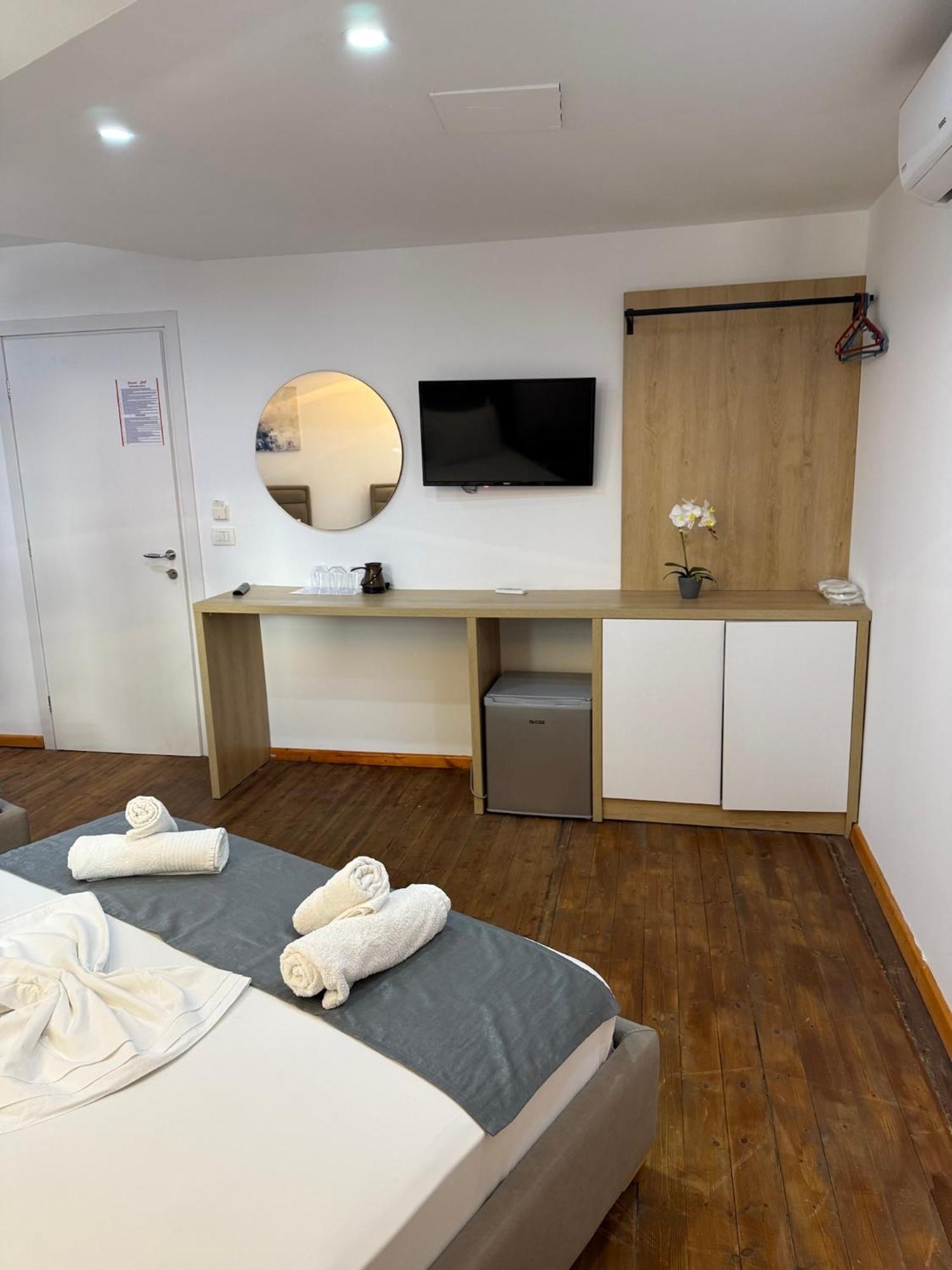 Hotel Summer Sarandë Eksteriør billede