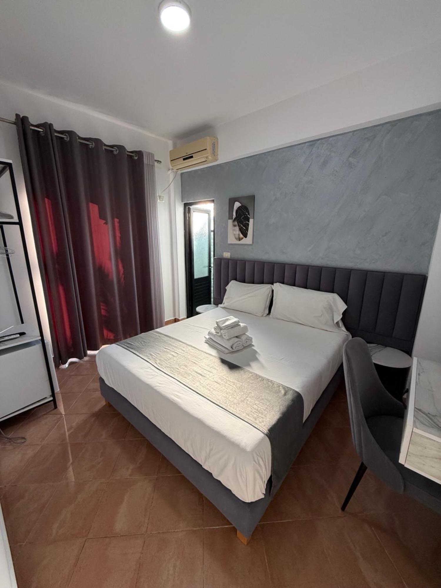 Hotel Summer Sarandë Eksteriør billede