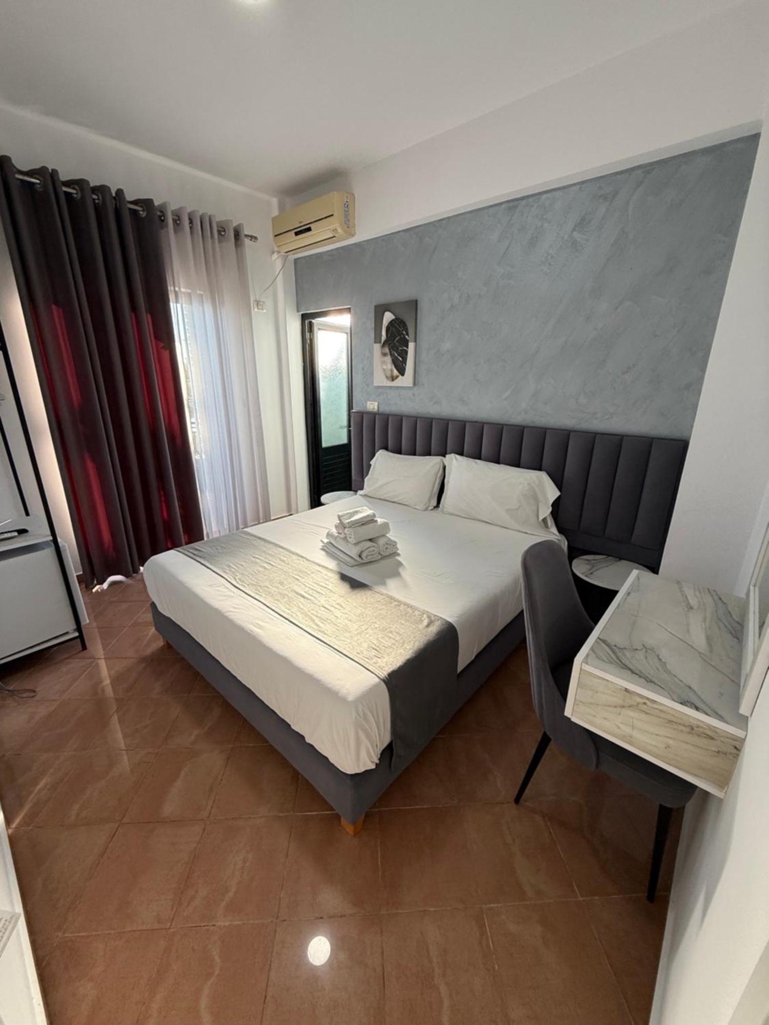 Hotel Summer Sarandë Eksteriør billede